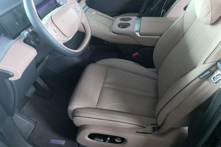 Used XPeng X9 2025 740 Ultra-Long Range Max Left Front Seat