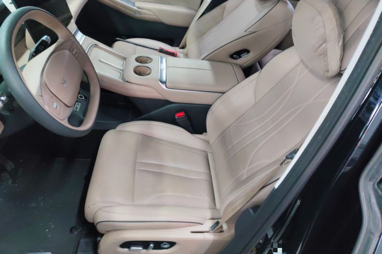 Used XPeng X9 2025 740 Ultra-Long Range Max Left Front Seat