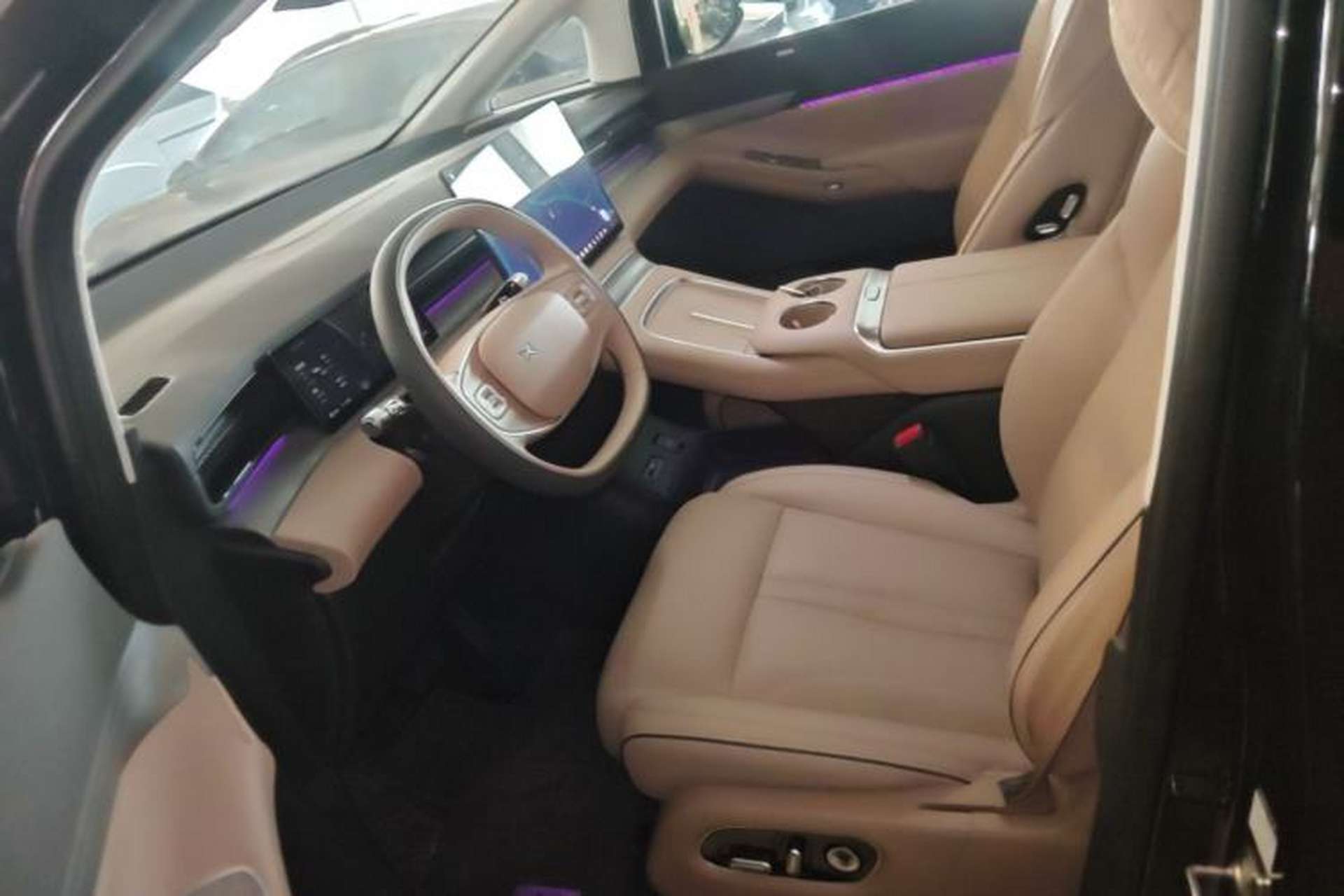 Used XPeng X9 2025 740 Ultra-Long Range Max Left Front Seat