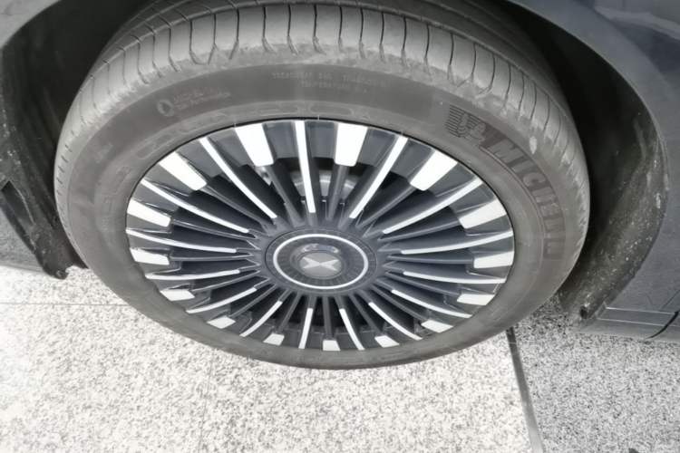 Used XPeng X9 2025 740 Ultra-Long Range Max Left Front Wheel Hub