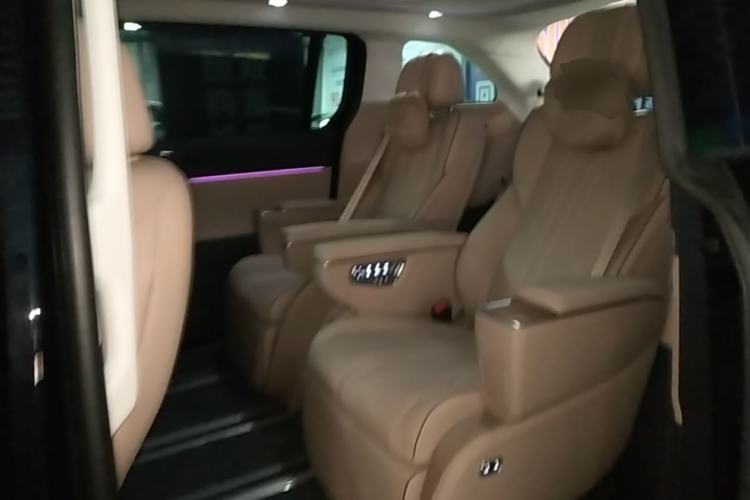 Used XPeng X9 2025 740 Ultra-Long Range Max Left Rear Seat