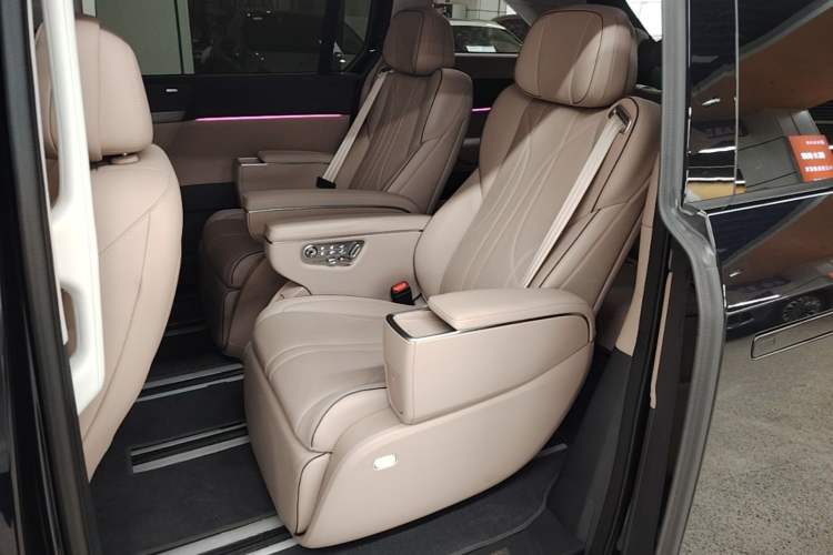 Used XPeng X9 2025 740 Ultra-Long Range Max Left Rear Seat