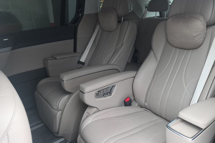 Used XPeng X9 2025 740 Ultra-Long Range Max Left Rear Seat