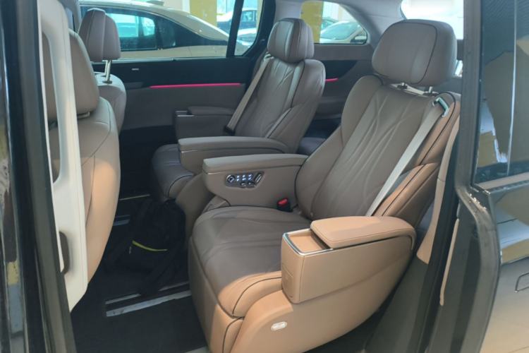 Used XPeng X9 2025 740 Ultra-Long Range Max Left Rear Seat