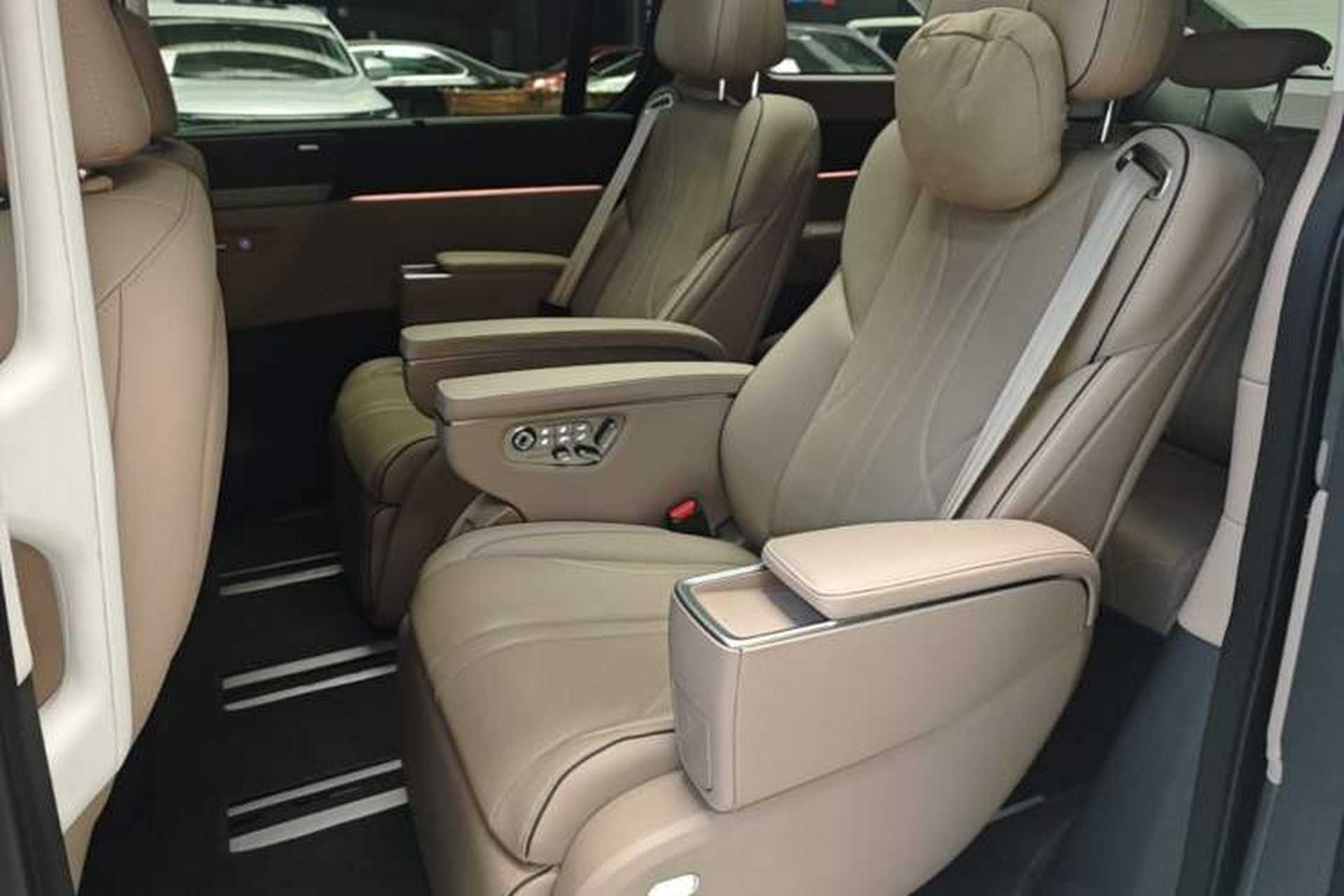 Used XPeng X9 2025 740 Ultra-Long Range Max Left Rear Seat
