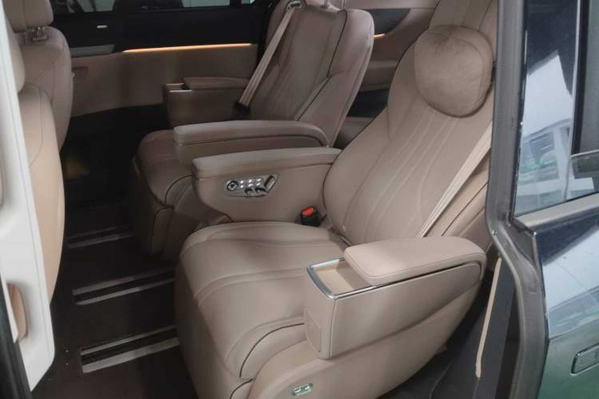 Used XPeng X9 2025 740 Ultra-Long Range Max Left Rear Seat