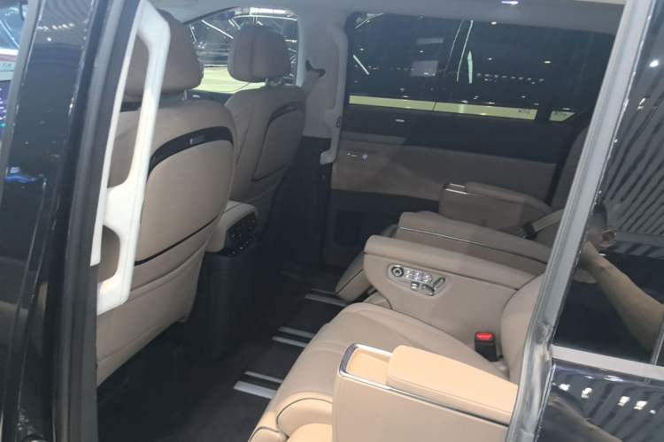 Used XPeng X9 2025 740 Ultra-Long Range Max Left Rear Seat