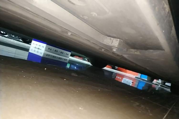 Used XPeng X9 2025 740 Ultra-Long Range Max Left Side Sill