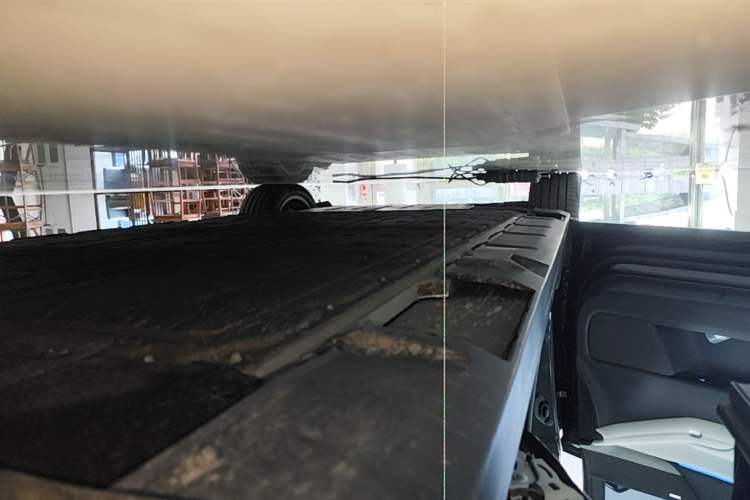 Used XPeng X9 2025 740 Ultra-Long Range Max Left Side Sill