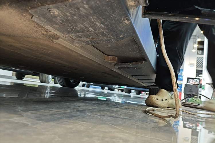 Used XPeng X9 2025 Starship Edition Left Side Sill
