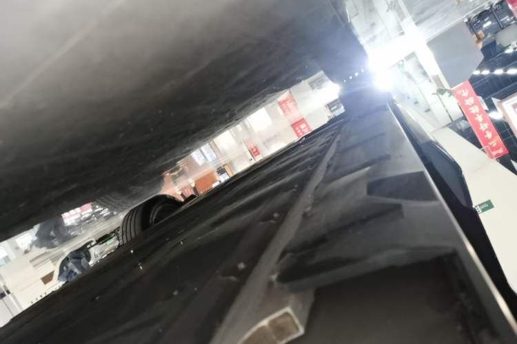 Used XPeng X9 2025 740 Ultra-Long Range Max Left Side Sill