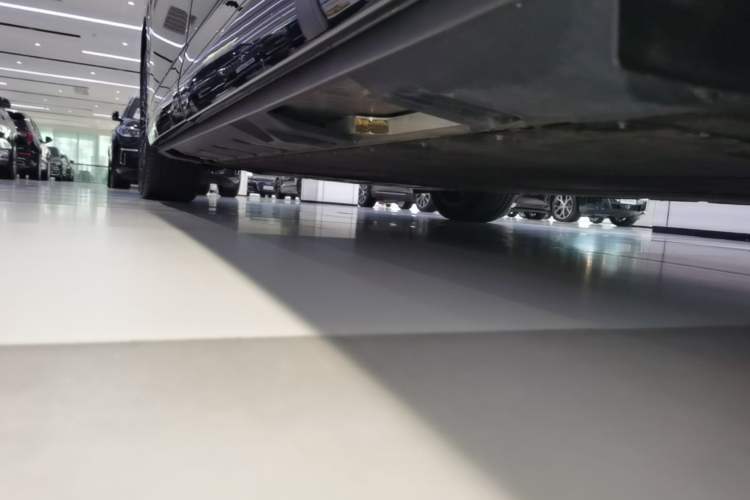 Used XPeng X9 2025 740 Ultra-Long Range Max Left Side Sill