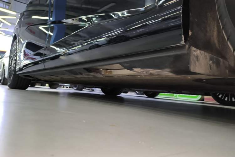 Used XPeng X9 2025 740 Ultra-Long Range Max Left Side Sill