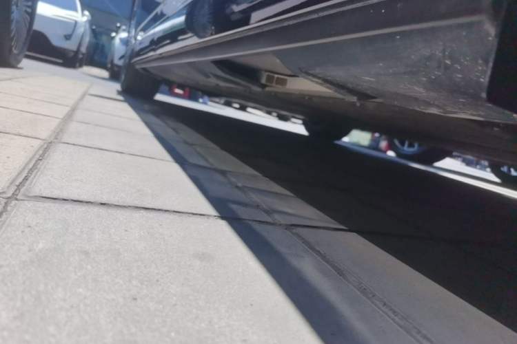 Used XPeng X9 2025 740 Ultra-Long Range Max Left Side Sill