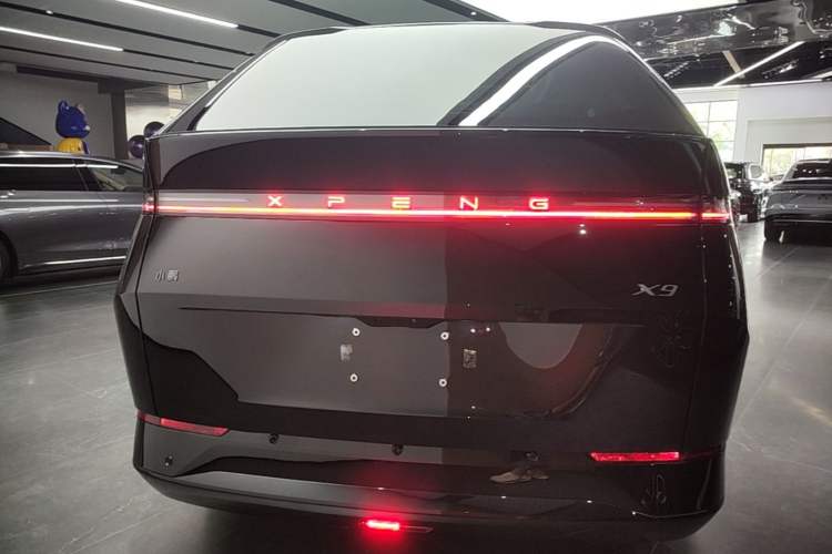 Used XPeng X9 2025 650 Long-Range Max Rear