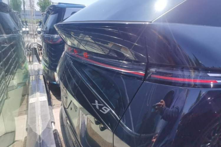 Used XPeng X9 2025 740 Ultra-Long Range Max Rear