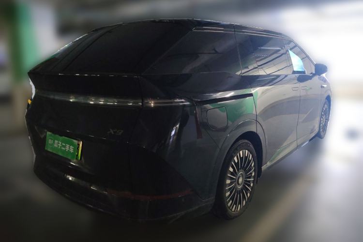 Used XPeng X9 2025 650 Long-Range Max Rear Right 45 Deg