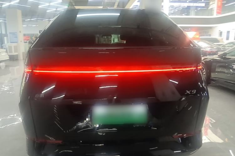 Used XPeng X9 2025 650 Long-Range Max Rear