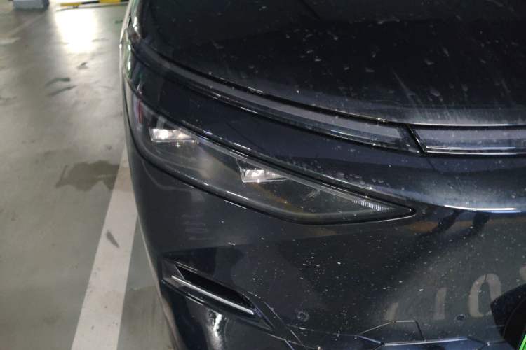 Used XPeng X9 2025 650 Long-Range Max Right Front Headlight