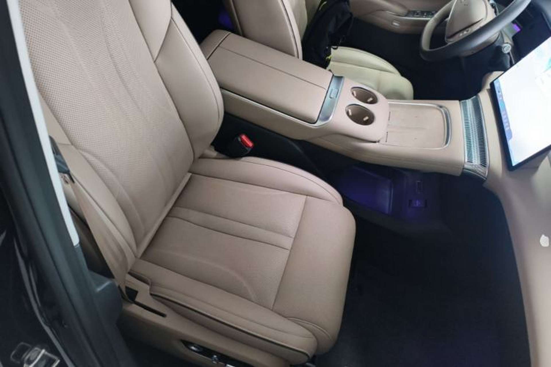 Used XPeng X9 2025 740 Ultra-Long Range Max Right Front Seat