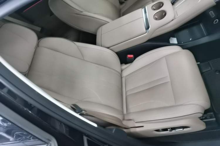 Used XPeng X9 2025 740 Ultra-Long Range Max Right Front Seat