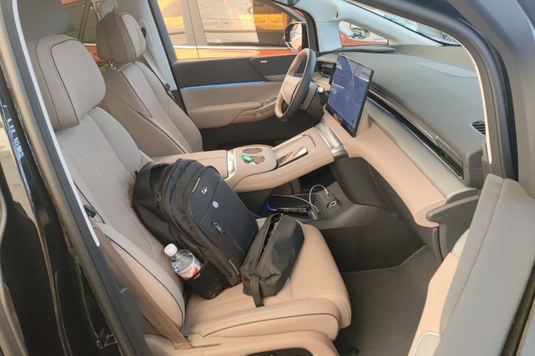 Used XPeng X9 2025 740 Ultra-Long Range Max Right Front Seat