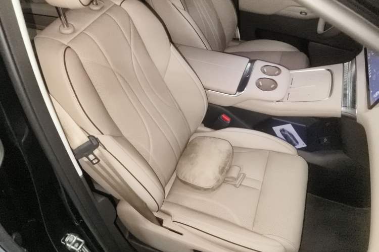 Used XPeng X9 2025 740 Ultra-Long Range Max Right Front Seat