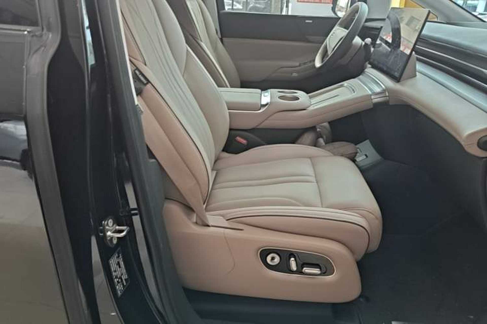 Used XPeng X9 2025 740 Ultra-Long Range Max Right Front Seat