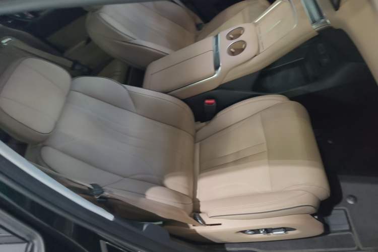 Used XPeng X9 2025 740 Ultra-Long Range Max Right Front Seat