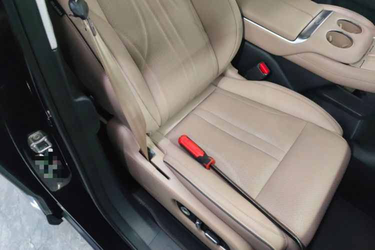 Used XPeng X9 2025 740 Ultra-Long Range Max Right Front Seat