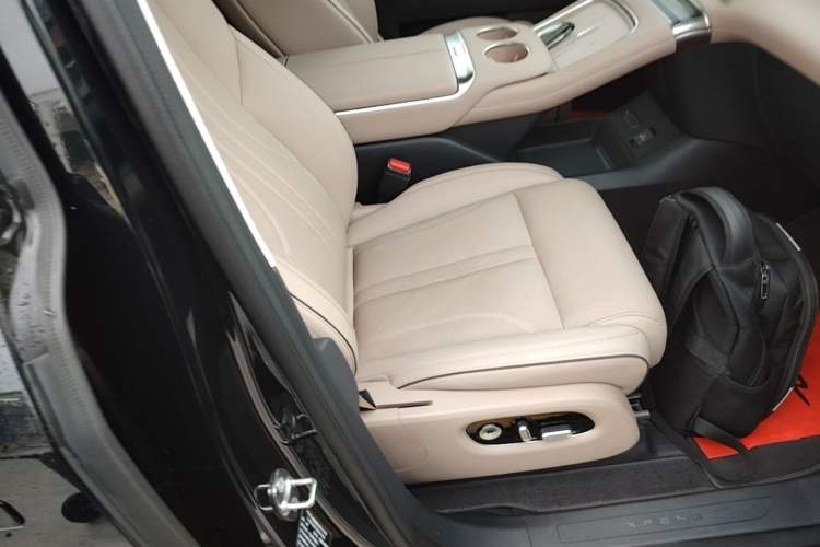 Used XPeng X9 2025 740 Ultra-Long Range Max Right Front Seat