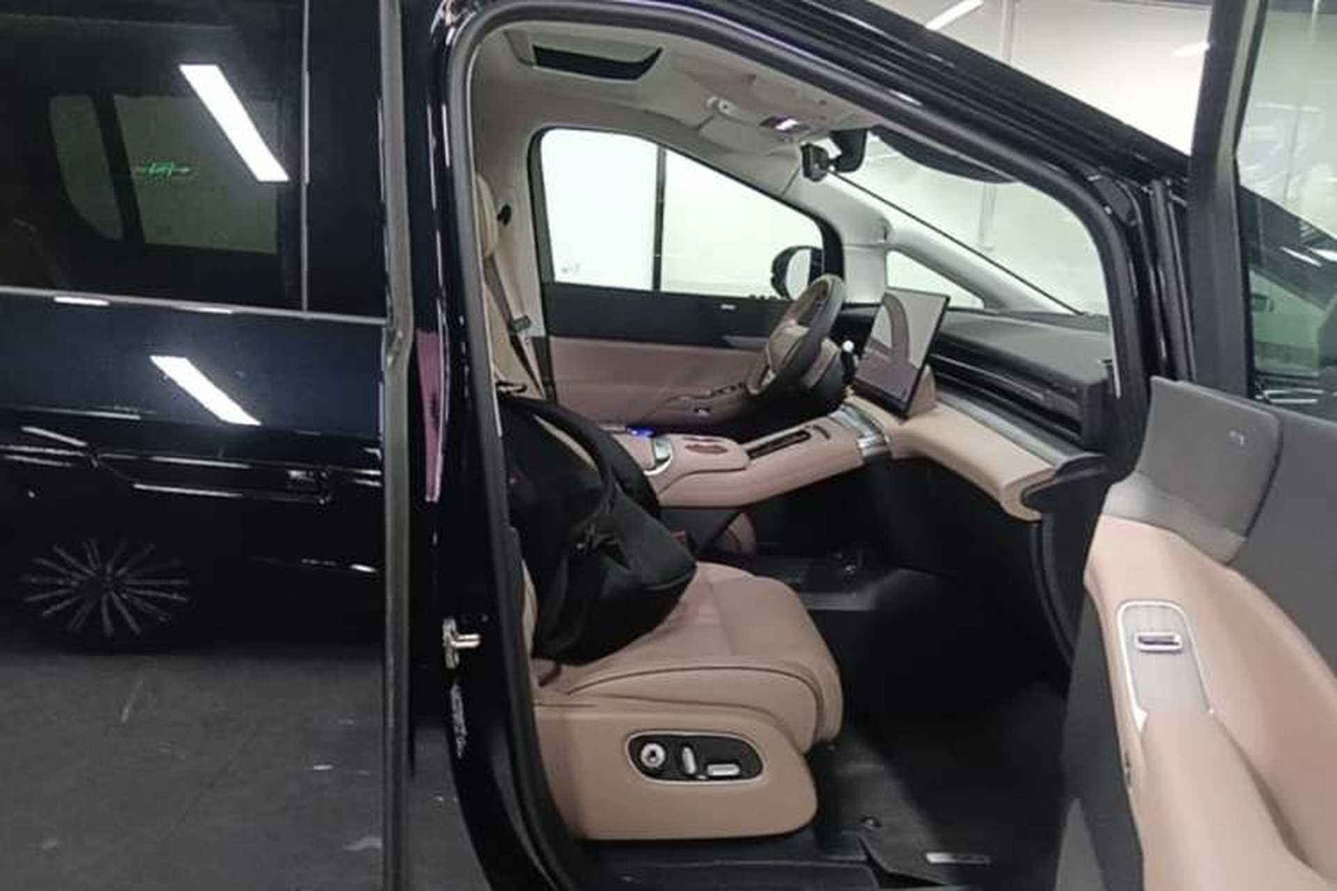 Used XPeng X9 2025 740 Ultra-Long Range Max Right Front Seat