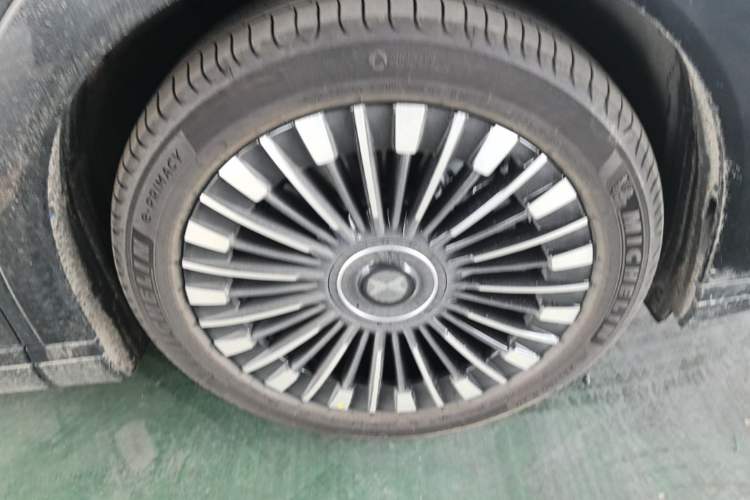 Used XPeng X9 2025 740 Ultra-Long Range Max Right Front Wheel Hub