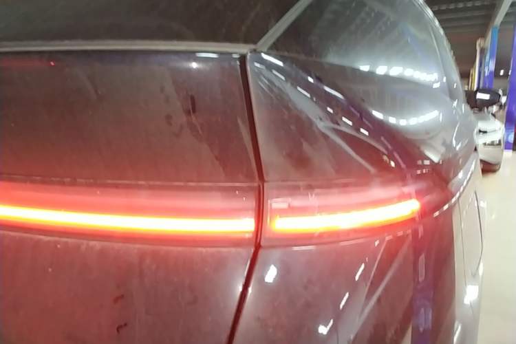 Used XPeng X9 2025 740 Ultra-Long Range Max Right Rear Taillight