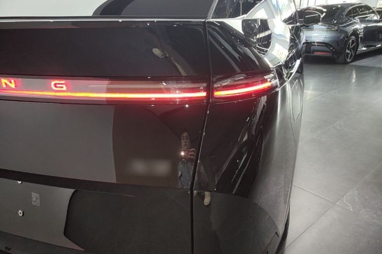 Used XPeng X9 2025 650 Long-Range Max Right Rear Taillight