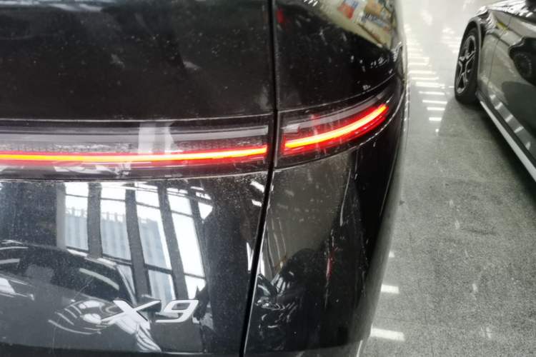 Used XPeng X9 2025 740 Ultra-Long Range Max Right Rear Taillight