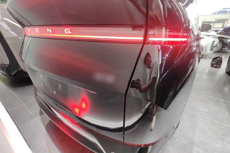 Used XPeng X9 2025 650 Long-Range Max Right Rear Taillight
