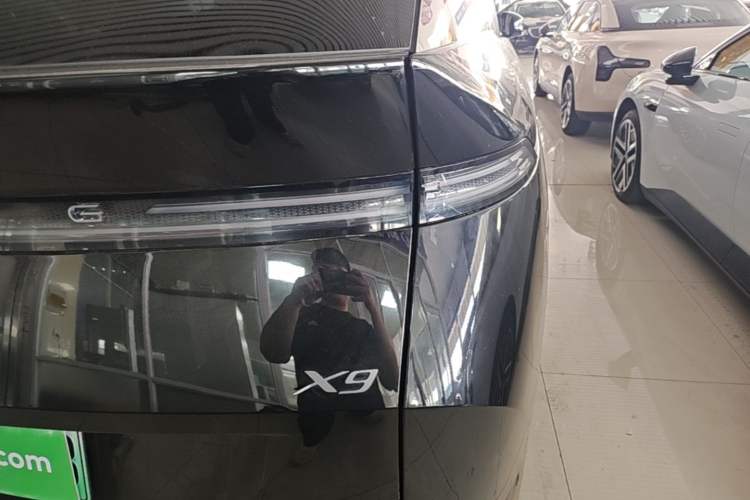 Used XPeng X9 2025 650 Long-Range Max Right Rear Taillight
