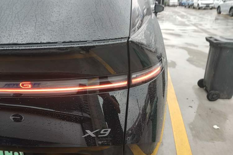 Used XPeng X9 2025 740 Ultra-Long Range Max Right Rear Taillight