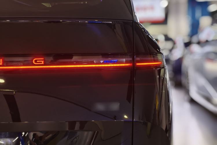 Used XPeng X9 2025 740 Ultra-Long Range Max Right Rear Taillight