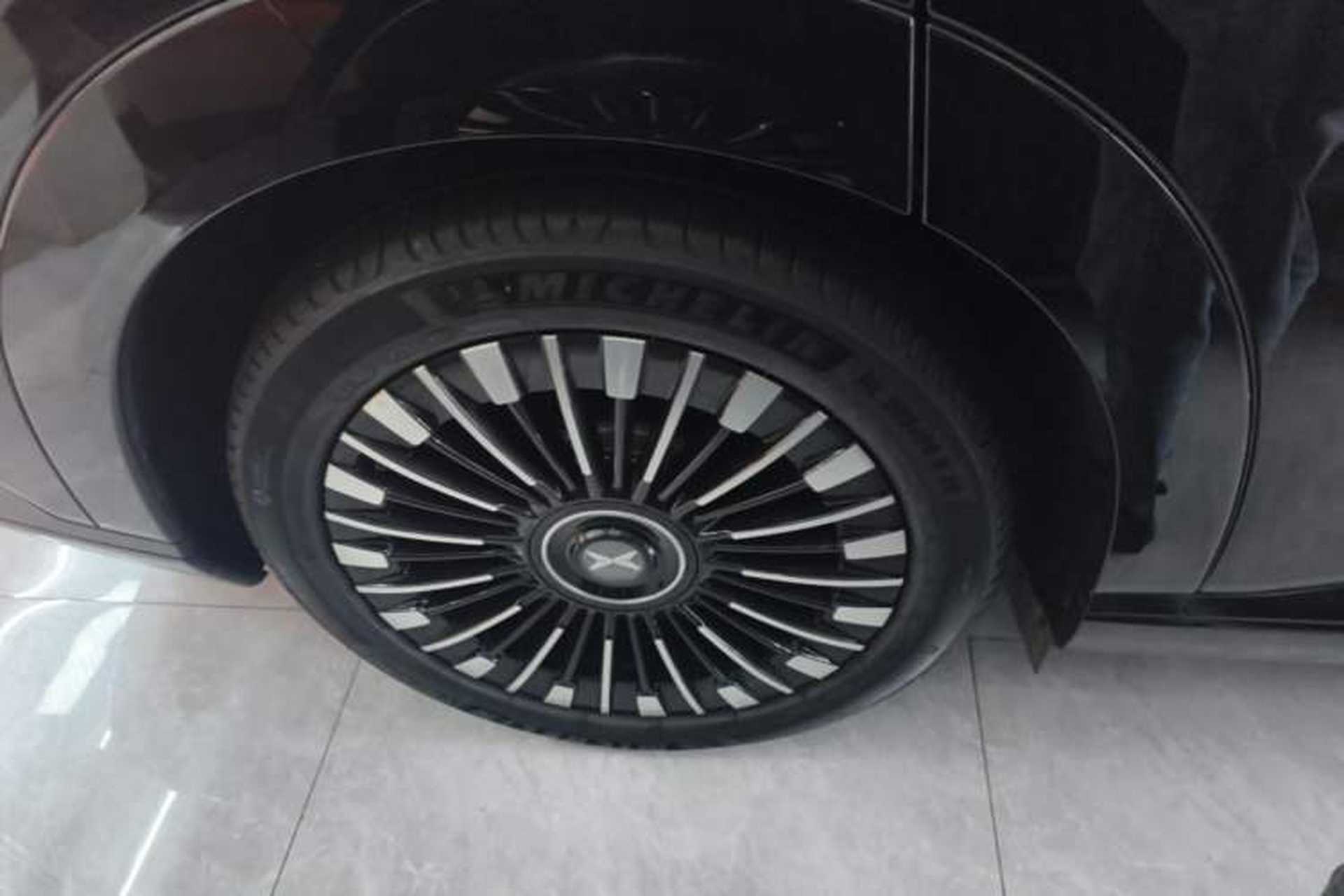 Used XPeng X9 2025 740 Ultra-Long Range Max Right Rear Wheel Hub