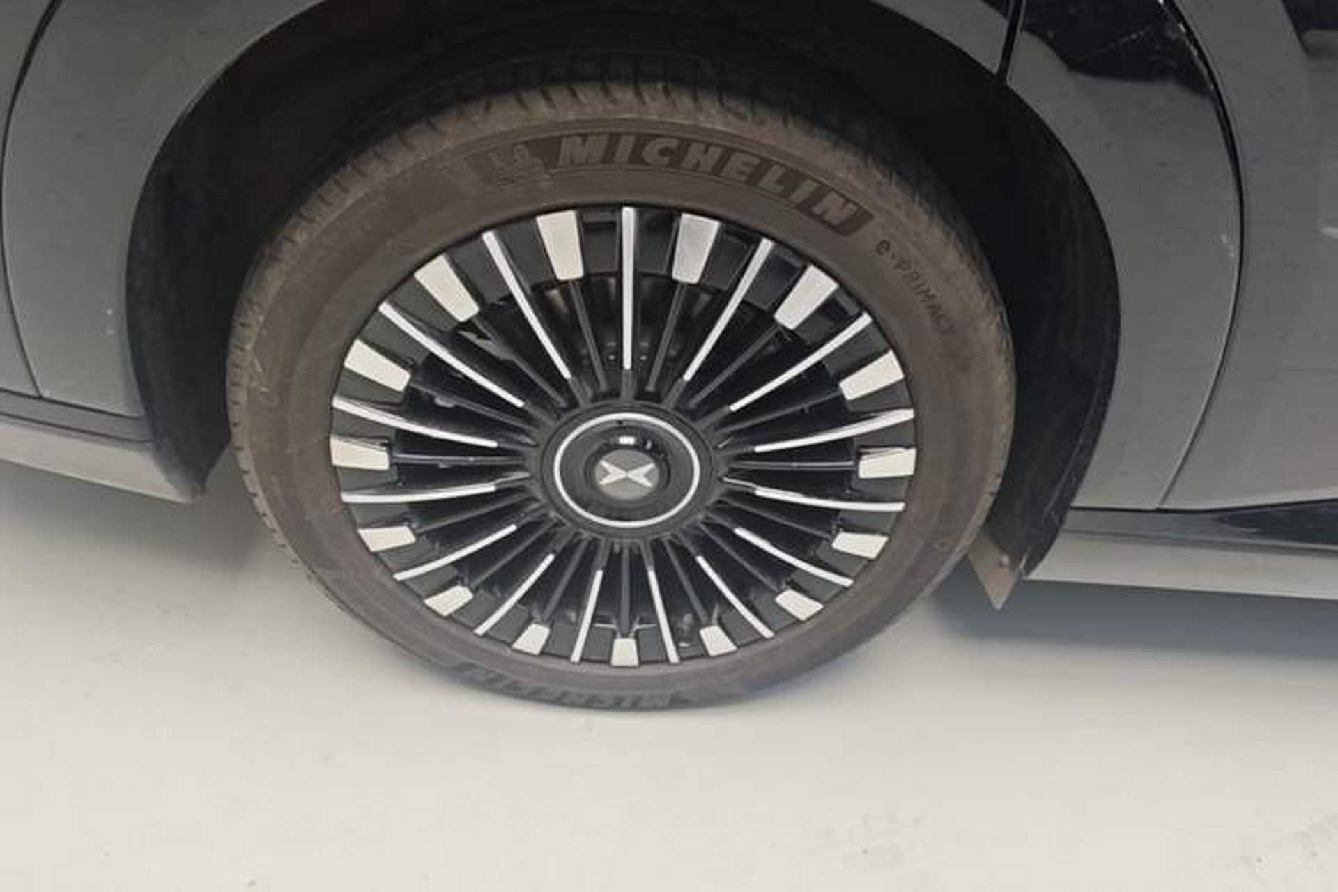 Used XPeng X9 2025 740 Ultra-Long Range Max Right Rear Wheel Hub