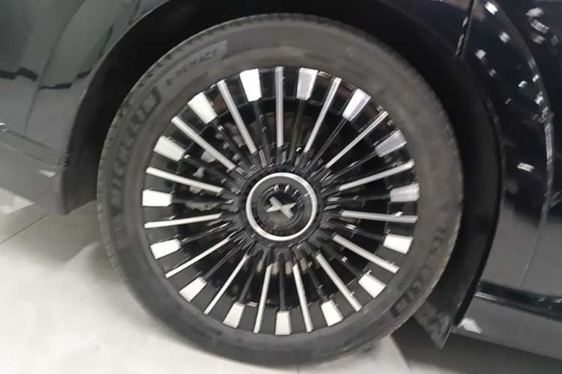 Used XPeng X9 2025 740 Ultra-Long Range Max Right Rear Wheel Hub