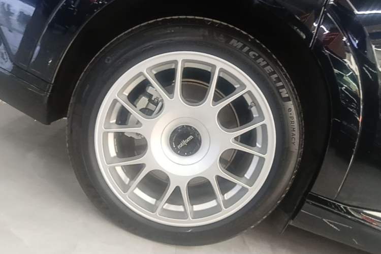 Used XPeng X9 2025 650 Long-Range Max Right Rear Wheel Hub
