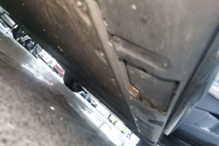 Used XPeng X9 2025 740 Ultra-Long Range Max Right Side Sill