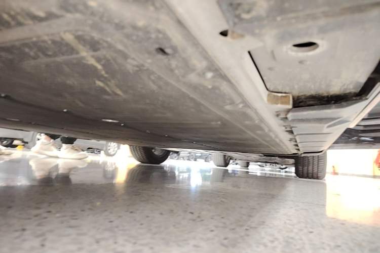 Used XPeng X9 2025 740 Ultra-Long Range Max Right Side Sill