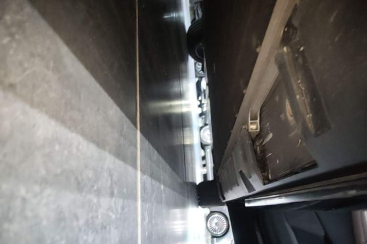 Used XPeng X9 2025 650 Long-Range Max Right Side Sill