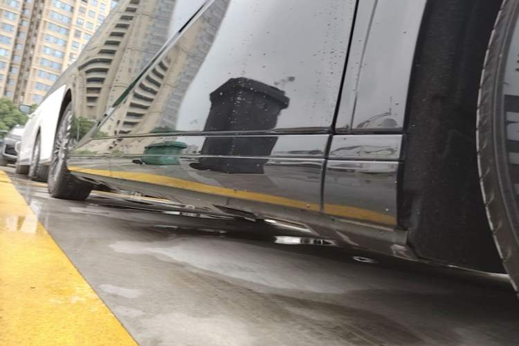 Used XPeng X9 2025 740 Ultra-Long Range Max Right Side Sill