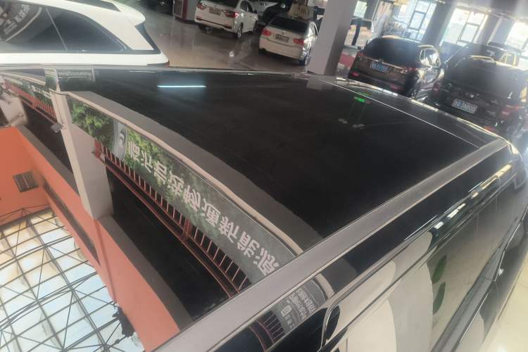 Used XPeng X9 2025 740 Ultra-Long Range Max Roof