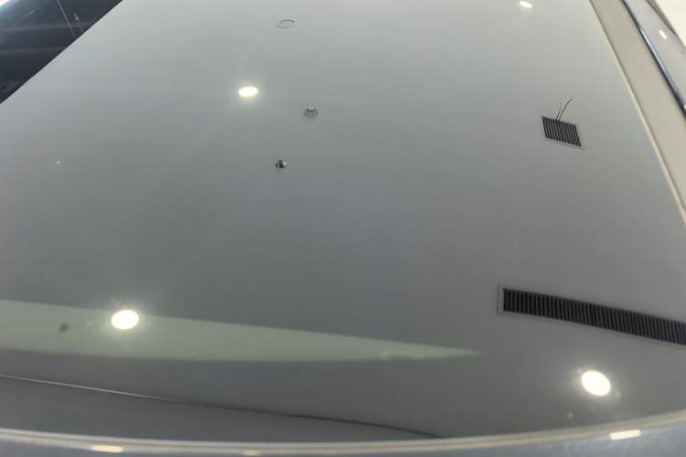 Used XPeng X9 2025 650 Long-Range Max Roof